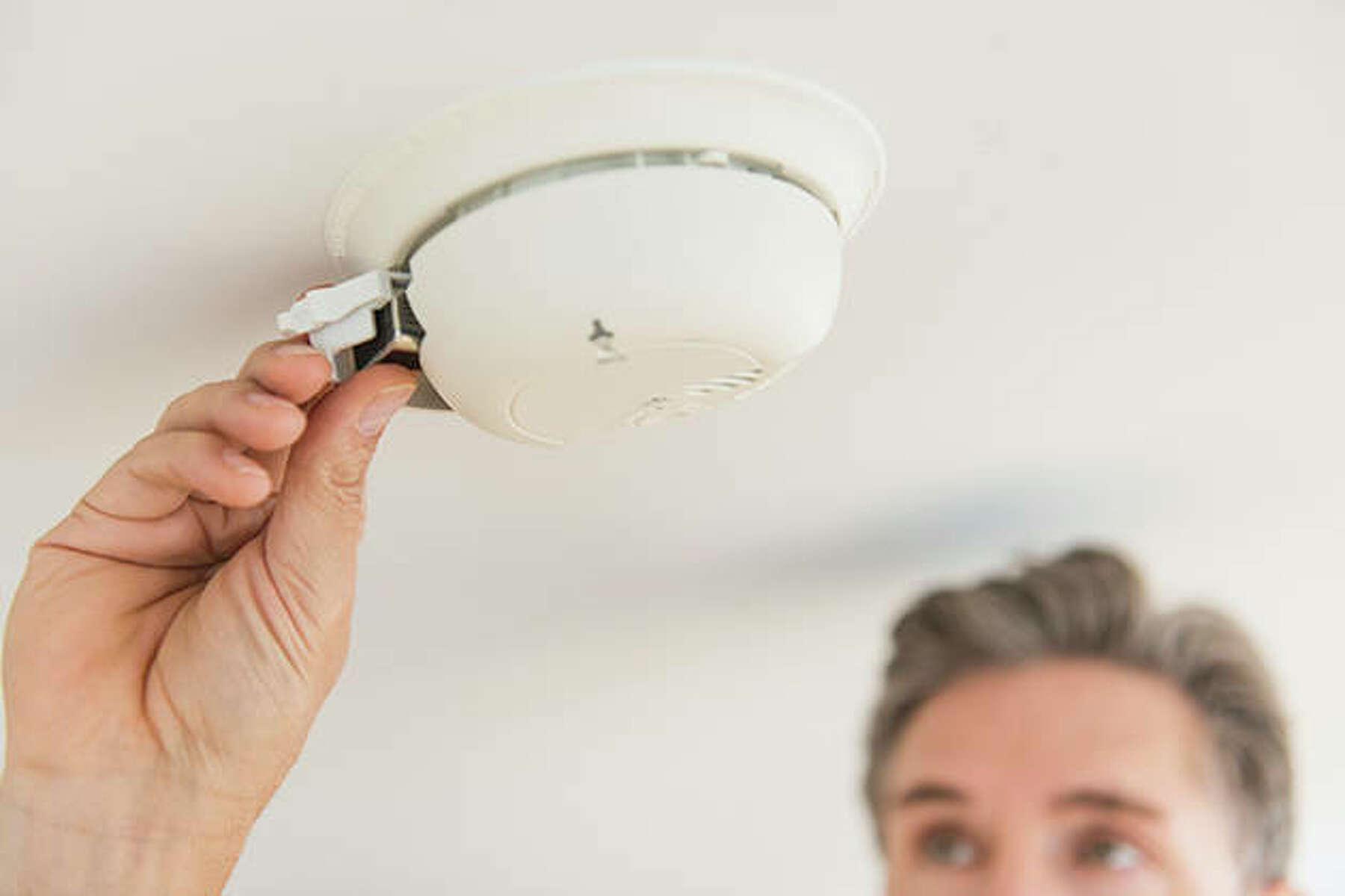 Why You Need To Install QLD Smoke Alarm In Your Home