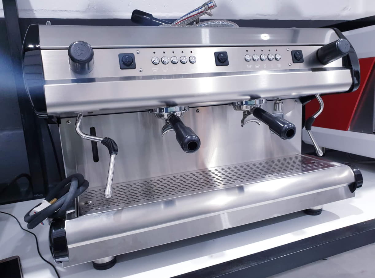 Industrial Coffee Machines For Sale: 8 Features To Look For